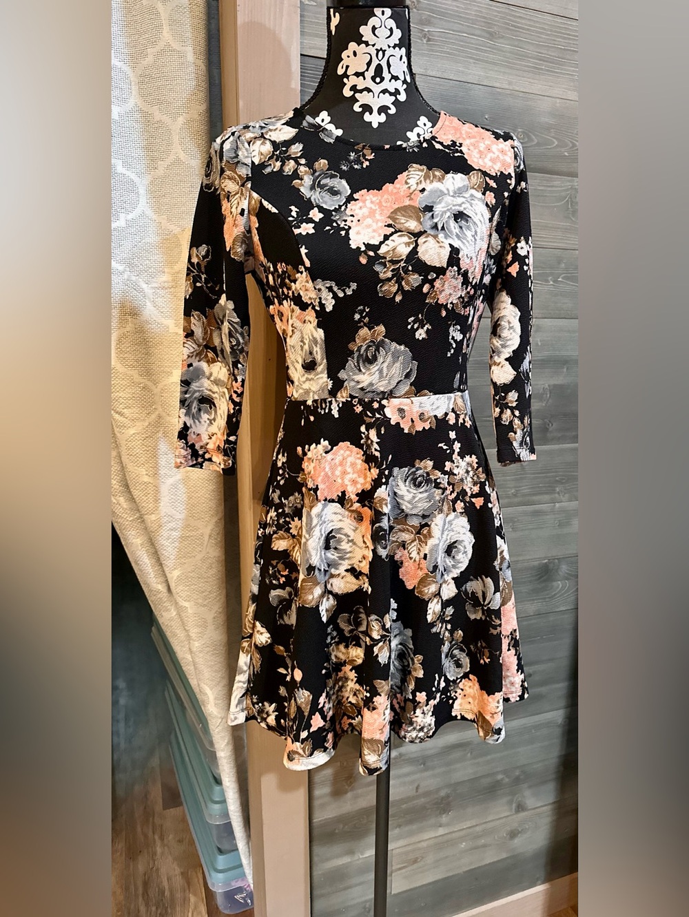 Skies Are Blue Black Floral Long-Sleeve Fit & Flare Dress size Small